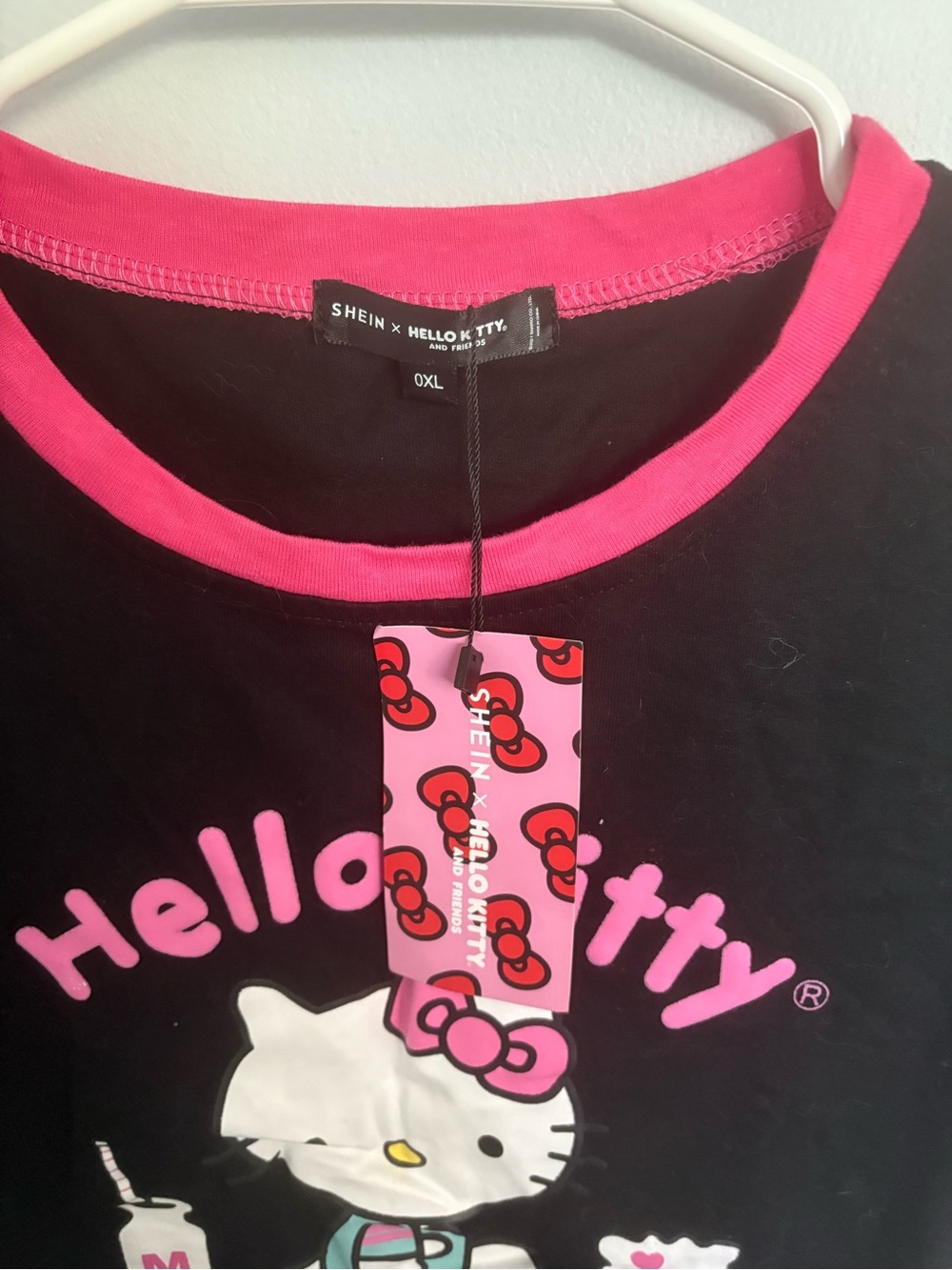 SHEIN Black Crop Tee with Hot Pink Trim Hello Kitty Graphic - Picture 3 of 4